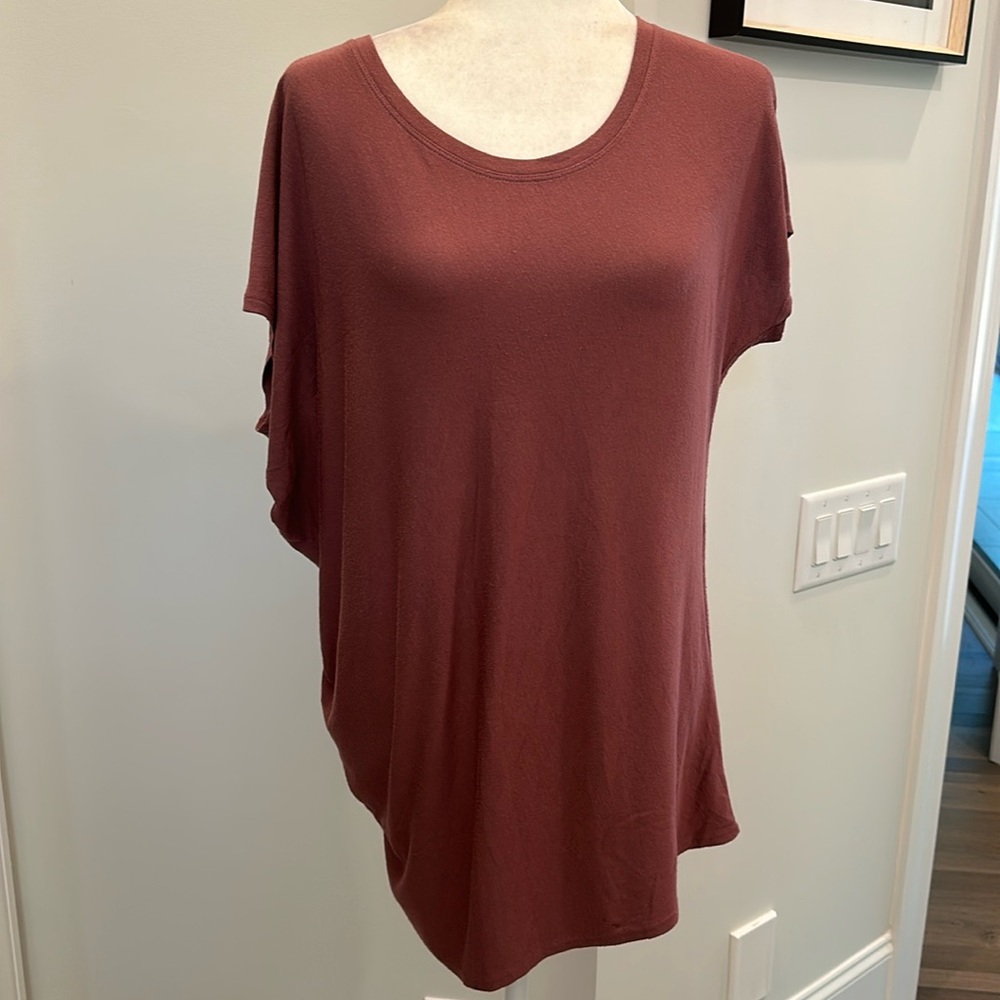 Athleta asymmetrical short sleeve tee. Size M